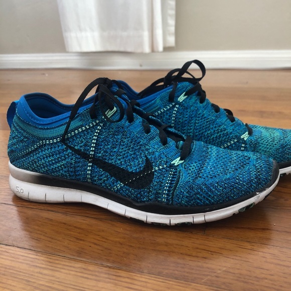 Nike free TR FLYKNIT ( woman’s US size 7) - Picture 1 of 5